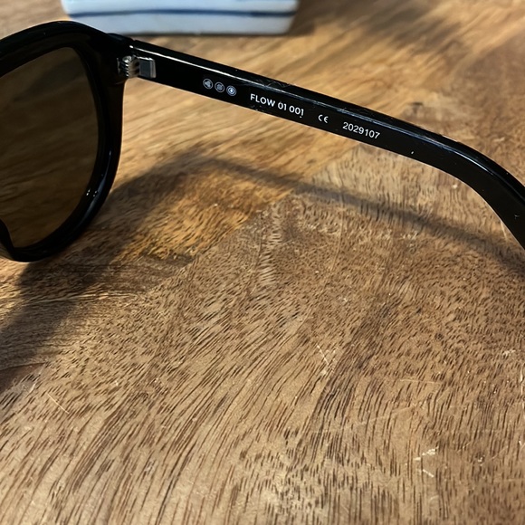 Indescratchables Flow 01 Sunglasses - Picture 3 of 5